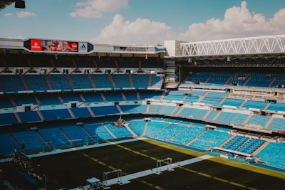 إنترميلانوناديبرشلونةتاريخمنالمنافسةوالإثارة